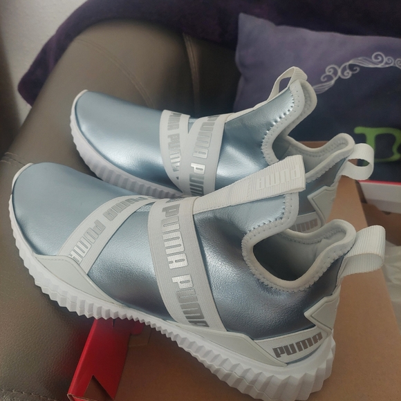 BNWB Puma women's Defy Mid Cross Trainer size 7. - Picture 9 of 16